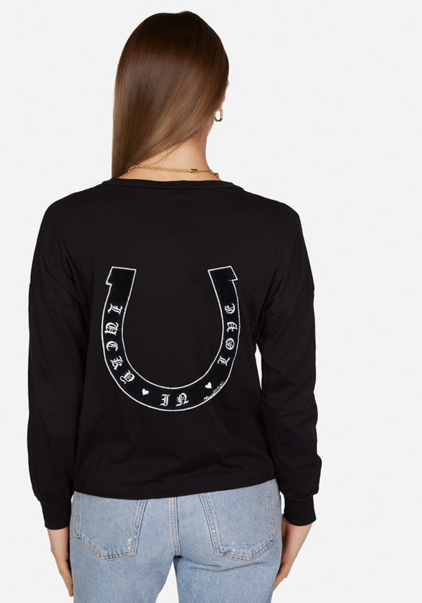 DROP SHOULDER CROP TEE "LUCKY HORSESHOE"