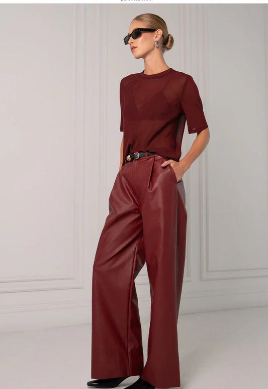 NAOMI TEE - BURGUNDY
