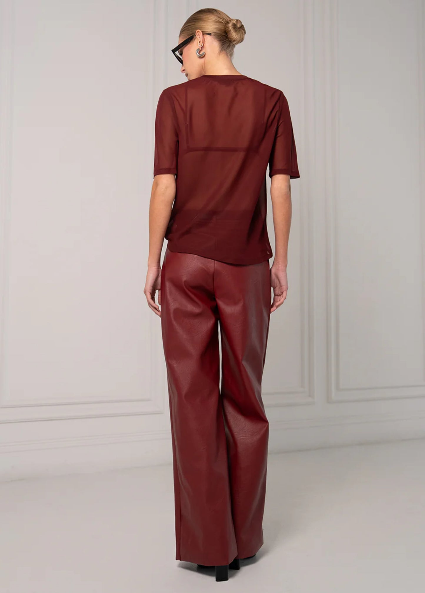 NAOMI TEE - BURGUNDY